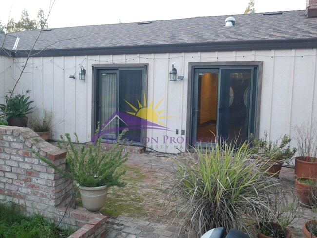 Building Photo - Spacious 4 Bed 4 Bath 2,954sqft Single Family Home in Carmichael