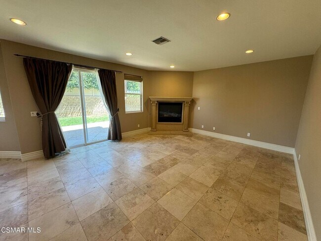 Building Photo - 4960 Chimineas Ave