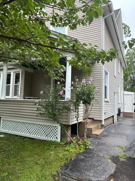 Building Photo - 80 Middlesex Rd