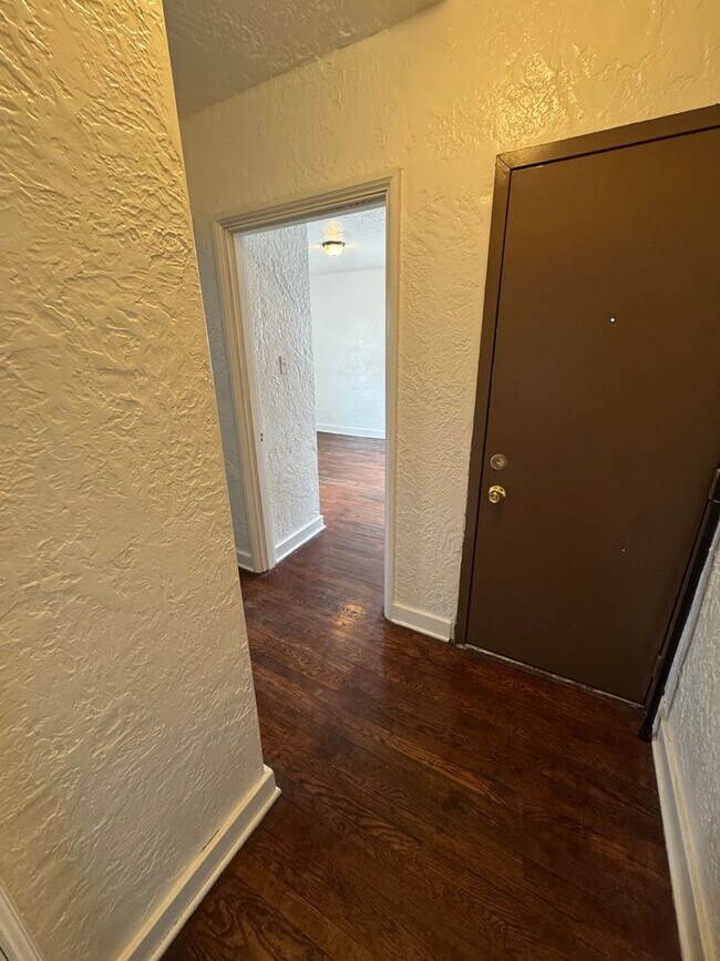 Building Photo - 2901 Chartiers Ave