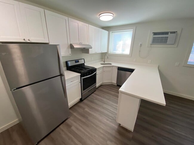 Interior Photo - 400 3rd Ave