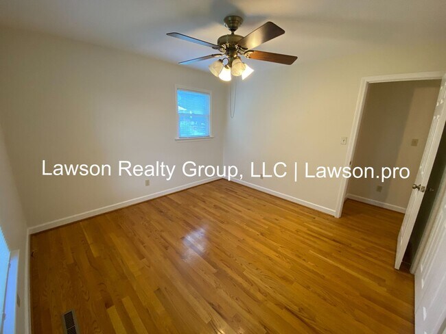 Building Photo - Spacious Hollins Four Bedroom w/ Finished Basement