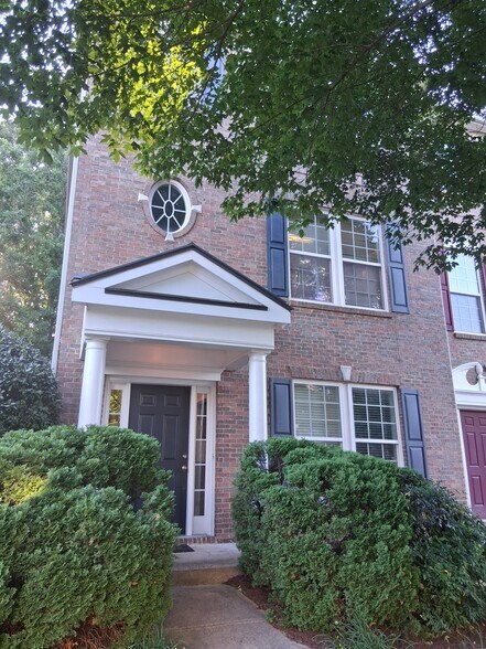 Building Photo - 3322 Chastain Gardens Dr NW