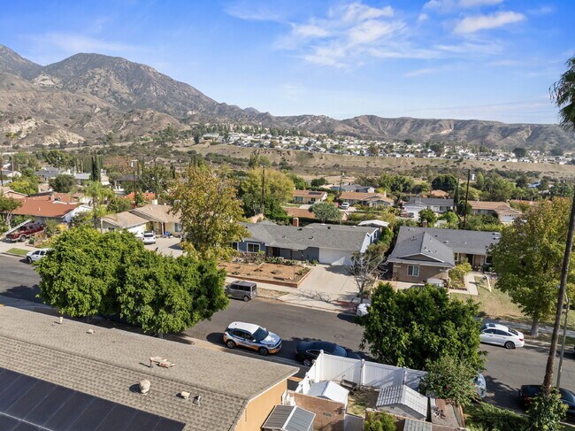 Building Photo - "Charming 3-Bedroom Sylmar Home with Cozy Fireplace and Spacious Living - 1540 Sq Ft of Comfort!"