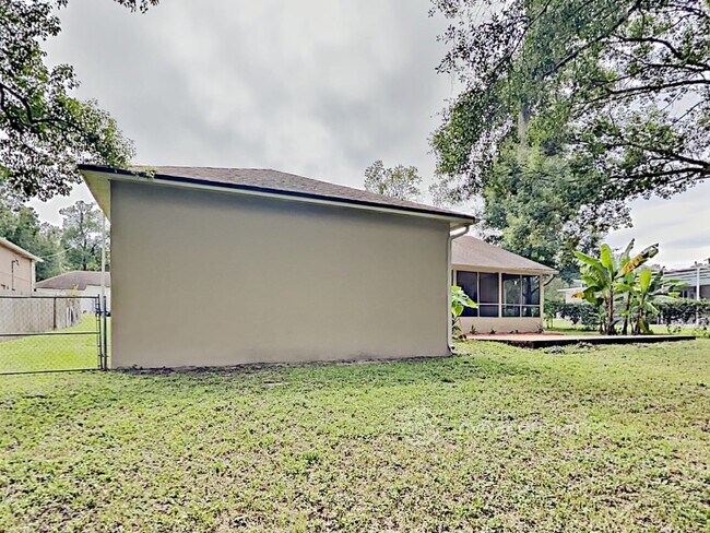 Building Photo - 641 Ridgewood St