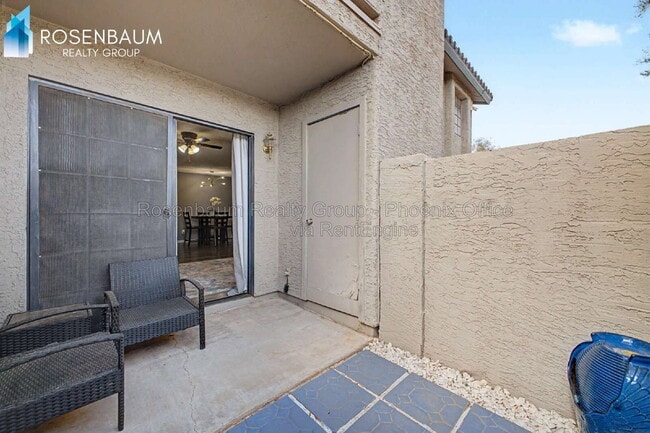 Building Photo - 533 W Guadalupe Rd