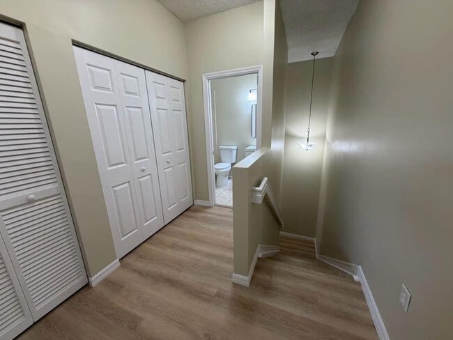 Building Photo - 2925 Crestwood Ter