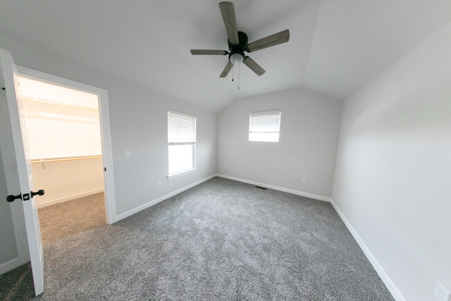 Building Photo - 366 SE 85th Rd