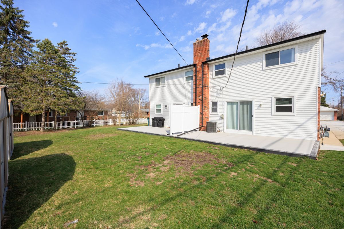 Building Photo - 1717 Nakota Rd