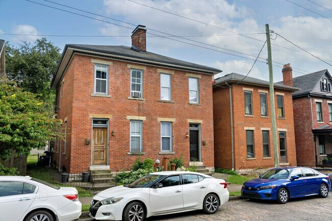 Building Photo - E Lincoln St 59-61 MLR
