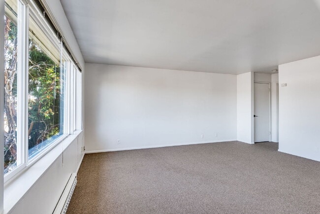 Building Photo - 3471 6th Ave NW