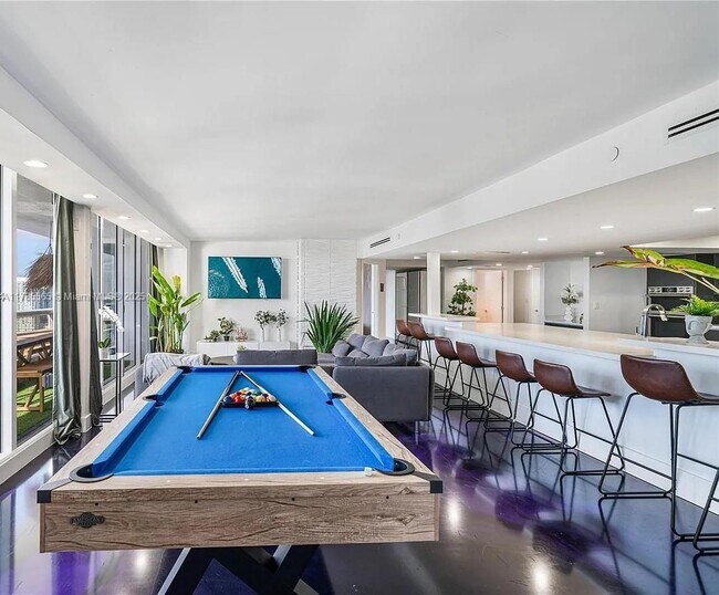 Building Photo - North Bayshore Drive, Miami, FL 33132 - 3 BR 2.5 BA condo