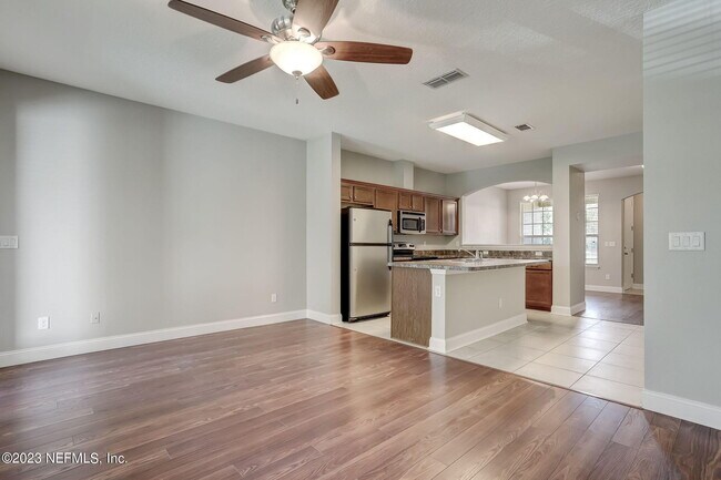 Building Photo - 4220 Plantation Oaks Blvd