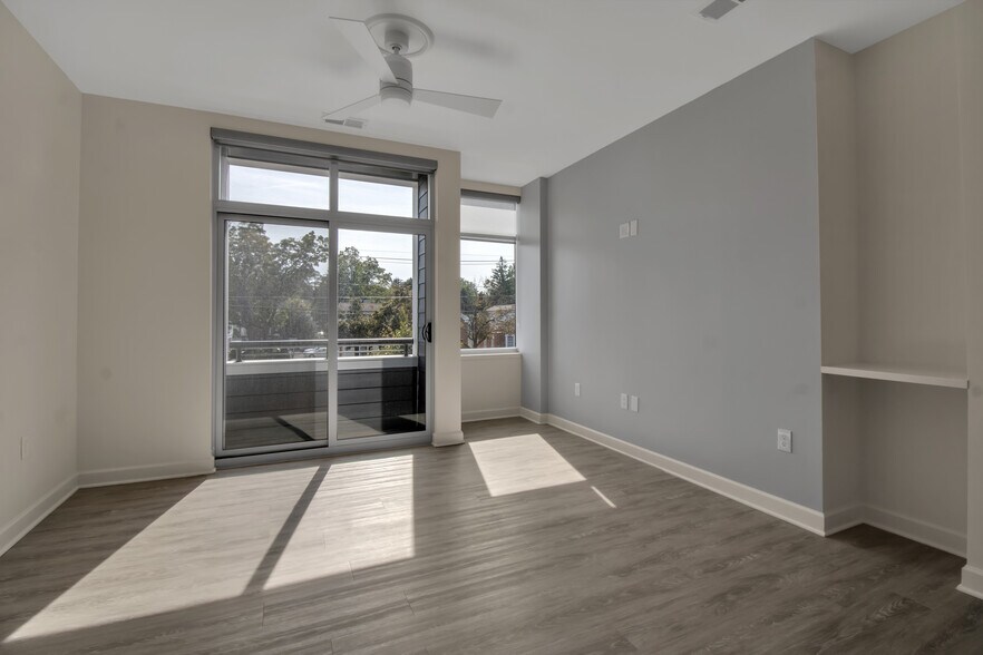 Building Photo - 5712 Main St