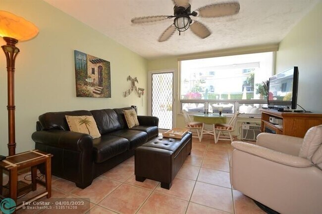 Building Photo - 4228 N Ocean Dr