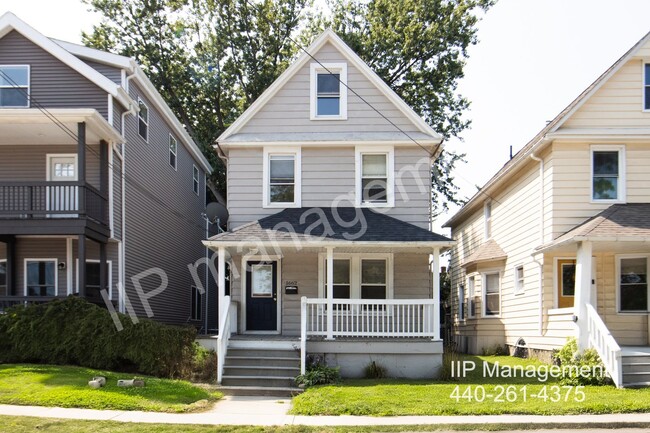 Primary Photo - Beautifully Updated Historic 3BD Home -Cle...