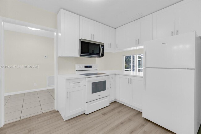 Building Photo - 3504 NW 85th Ave