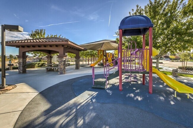 Building Photo - 1028 Via Corto St