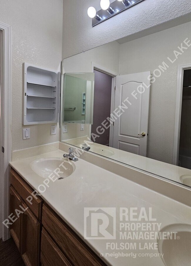 Building Photo - COMING SOON!!!  4bd 2ba home in Folsom