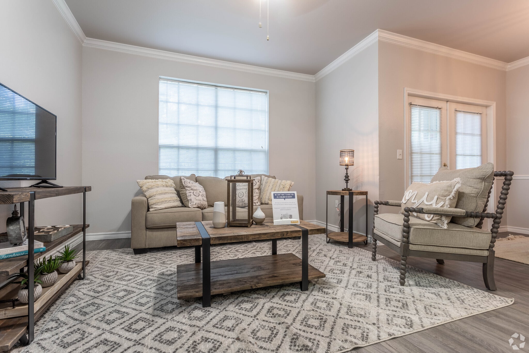 1 BR, 1 BA - 711 SF - Shadow Creek Apartments