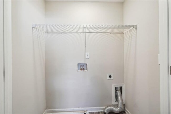 Building Photo - 4420 Pinscher St