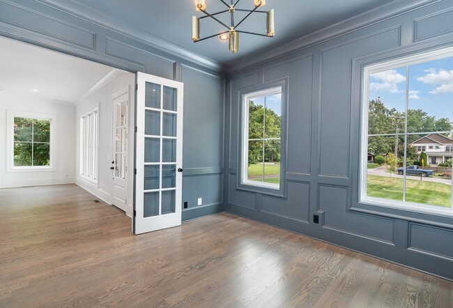 Building Photo - 909B Gale Ln