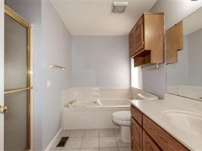 Building Photo - Large 3 Bedroom, 2 Bathroom home on the East End of the village. A serene neighborhood just waiti...