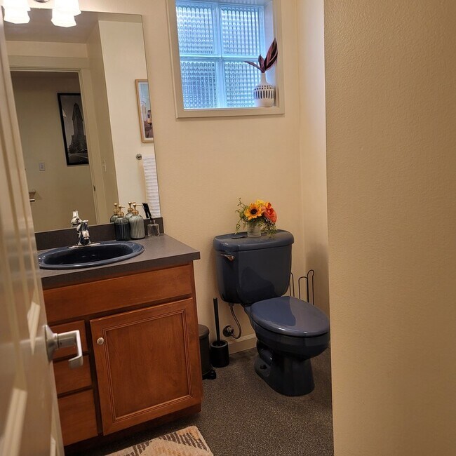 Building Photo - 2012 Minor Ave E