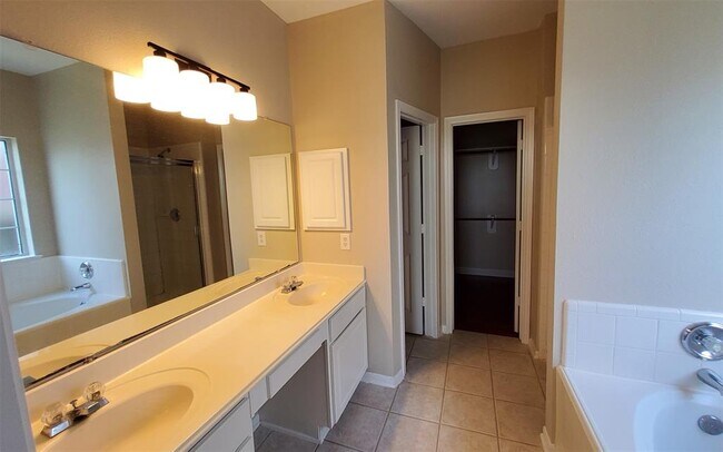 Building Photo - 2707 Sun Beam Ct