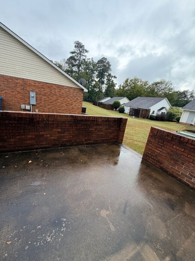 Building Photo - 121 Timberwood Rd