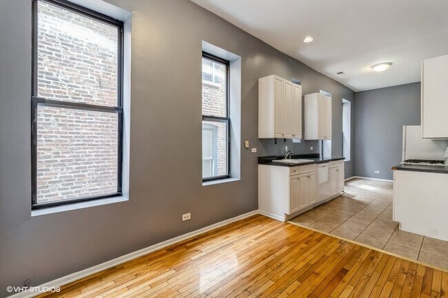 Building Photo - 1244 N Wolcott Ave