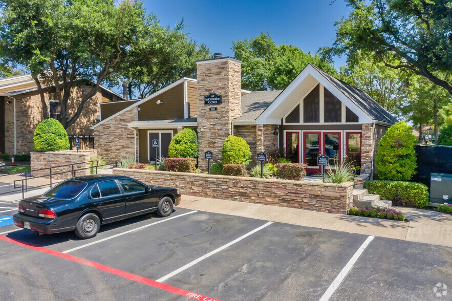 Cutters Point Apartment Homes 1111 Abrams Rd Richardson TX 75081 Apartment Finder