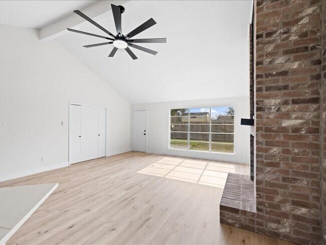 Building Photo - 2314 Edgedale Dr