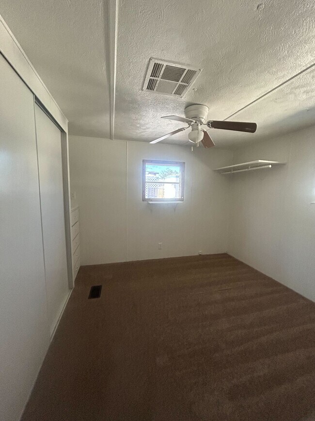 Building Photo - 3601 E Wyoming Ave