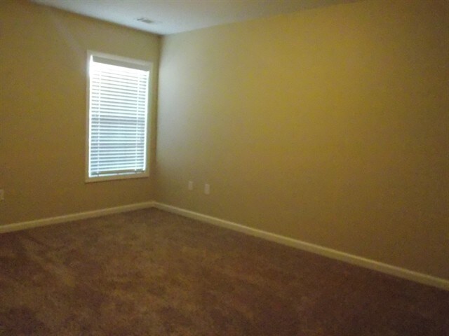 Building Photo - 4 Plum Orchard Ct