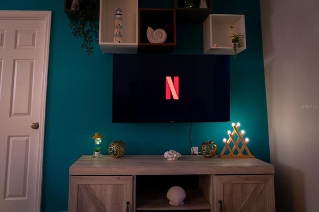 Building Photo - 4327 17th Ave S