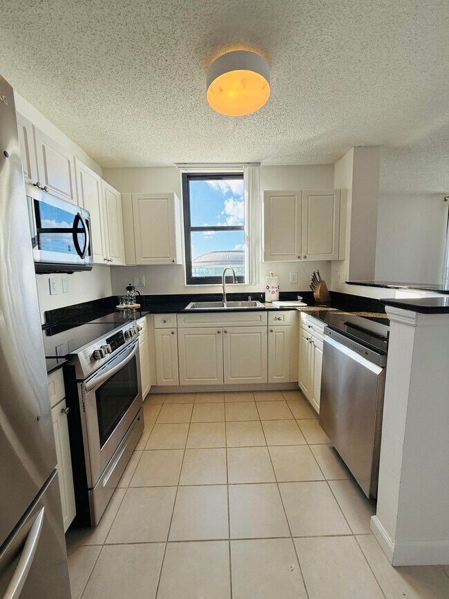 Building Photo - 651 Okeechobee Blvd