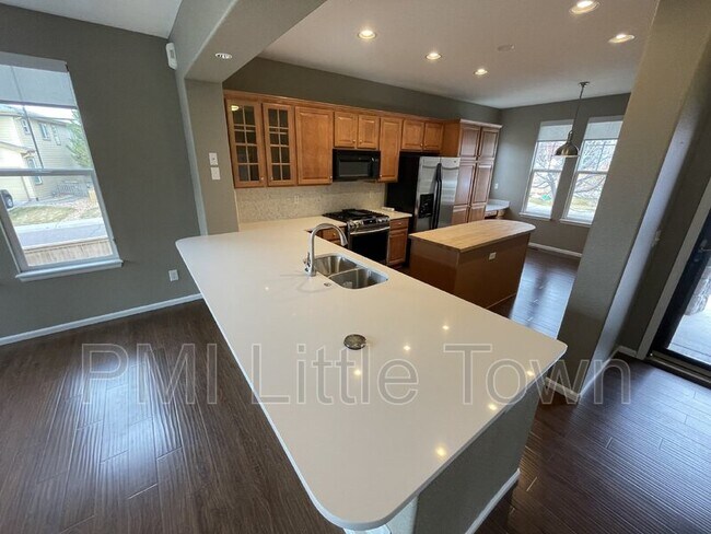 Building Photo - 5571 Fullerton Cir