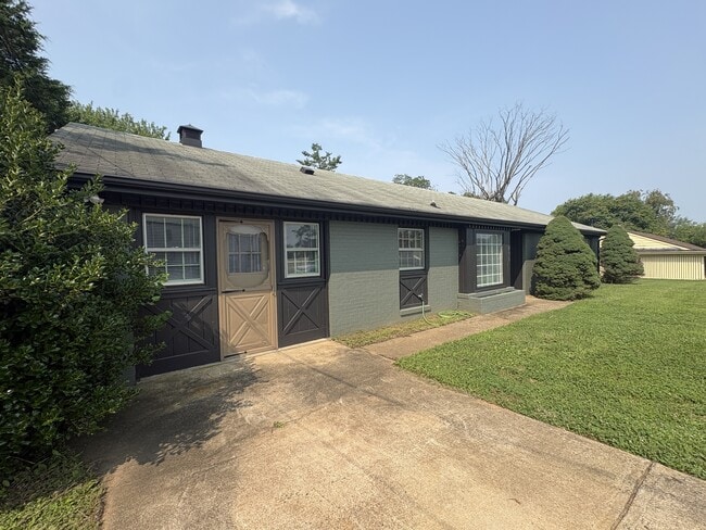 Building Photo - 499 Greenwell Ct