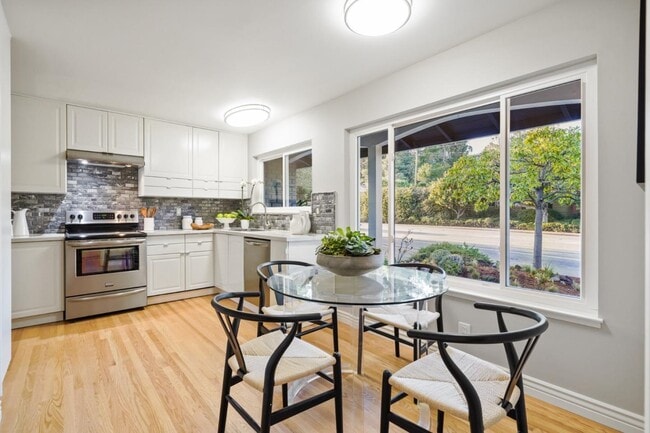 Building Photo - 3811 Farm Hill Blvd