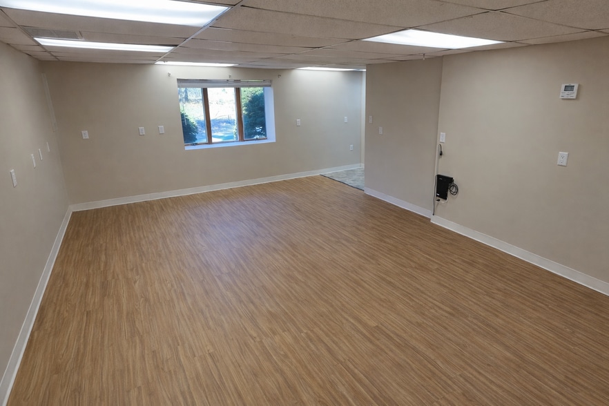 living room - 7 Mountain Rd