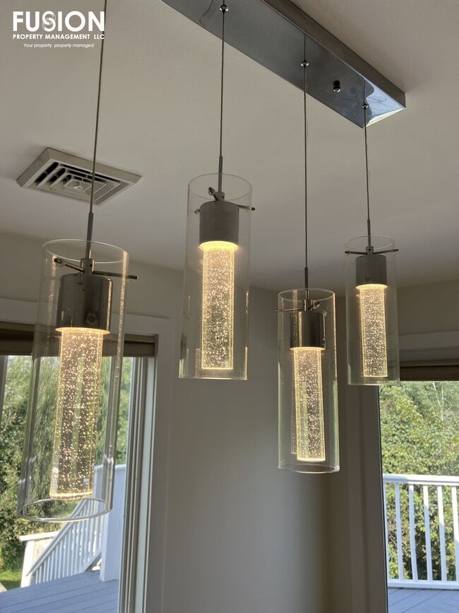 Building Photo - Beautiful Mountain Crest Home for Rent in Williston, Vermont