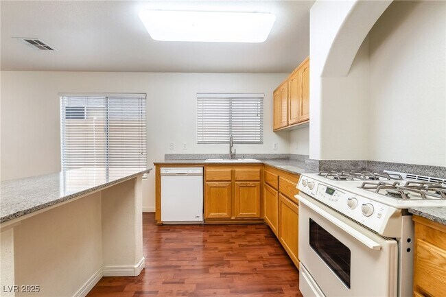 Building Photo - 7275 Phlox Rd