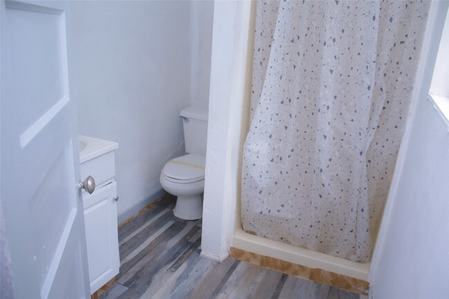 Building Photo - 1310 4th St