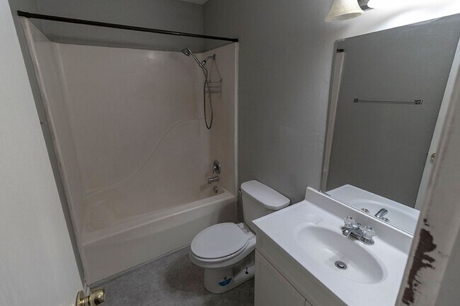 Building Photo - 7217 N Moberly Dr