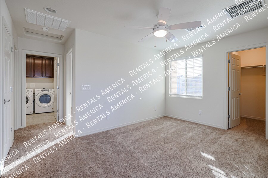 Building Photo - 5625 N 87th Dr