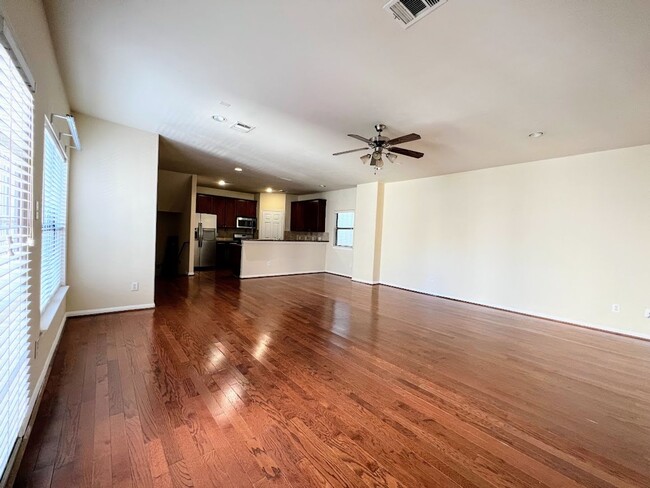 Building Photo - Ready and clean 3 bedrooms in Rice Militar...