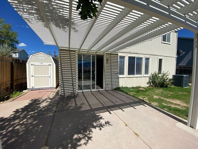 Building Photo - NW Reno 4 Bedroom Home - Mountain Views
