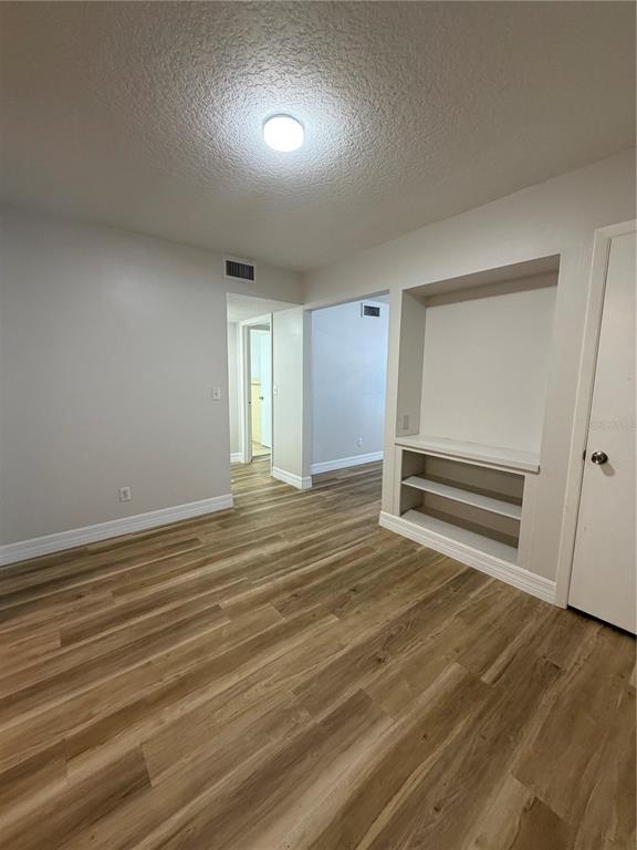 Building Photo - 316 W Howry Ave