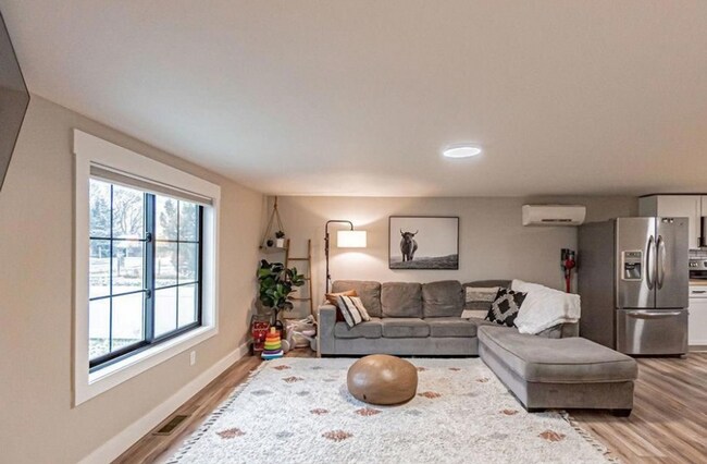 Building Photo - NEWLY REMODELED 3 BED 2 BATH HOME IN REXBURG
